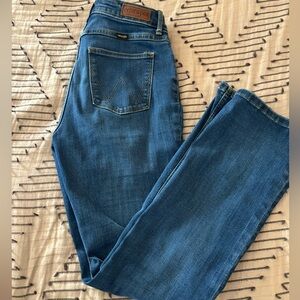 Wrangler Women's Classic Blue Straight Leg Jeans